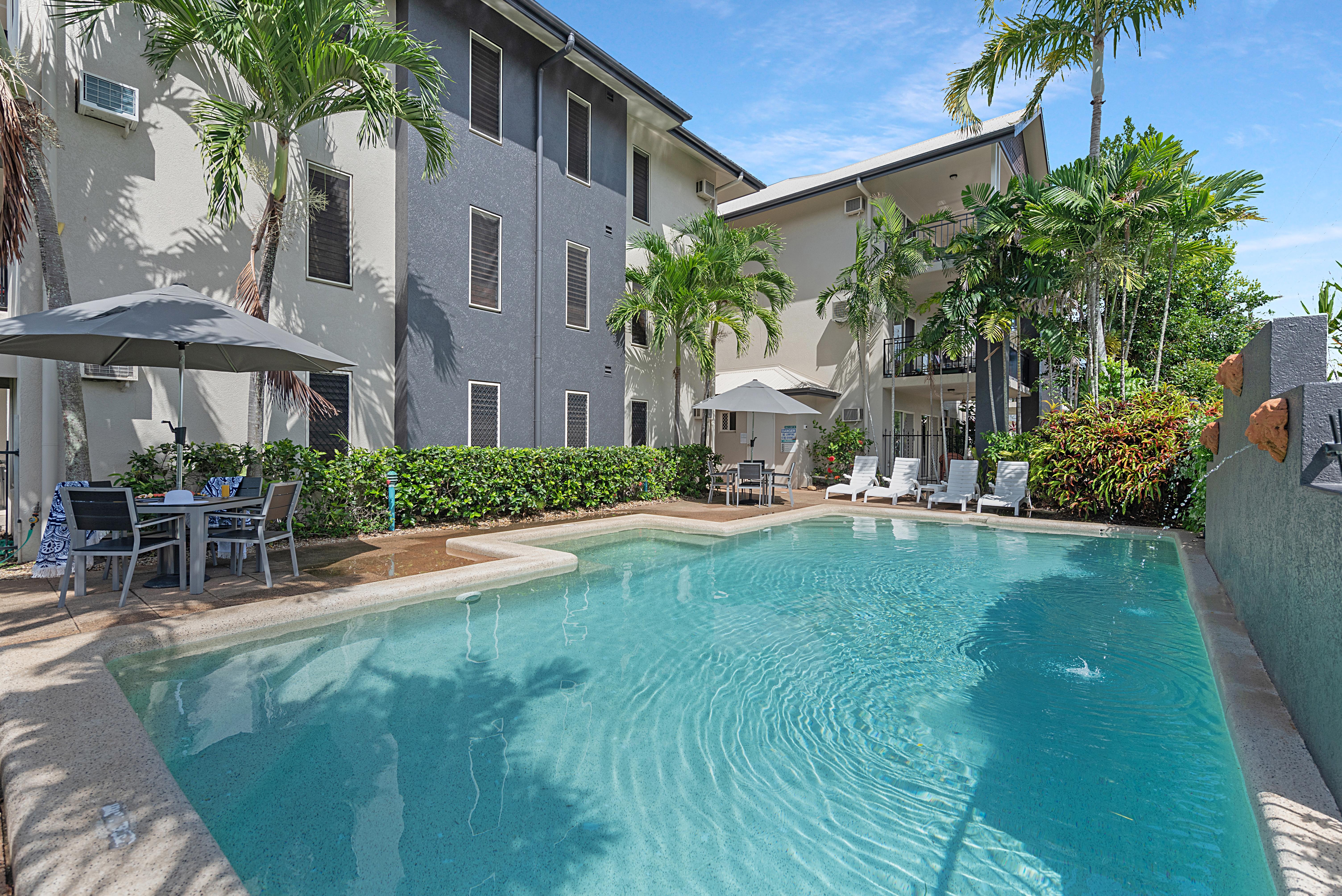 Bay Village Tropical Retreat & Apartments Κερνς Εξωτερικό φωτογραφία