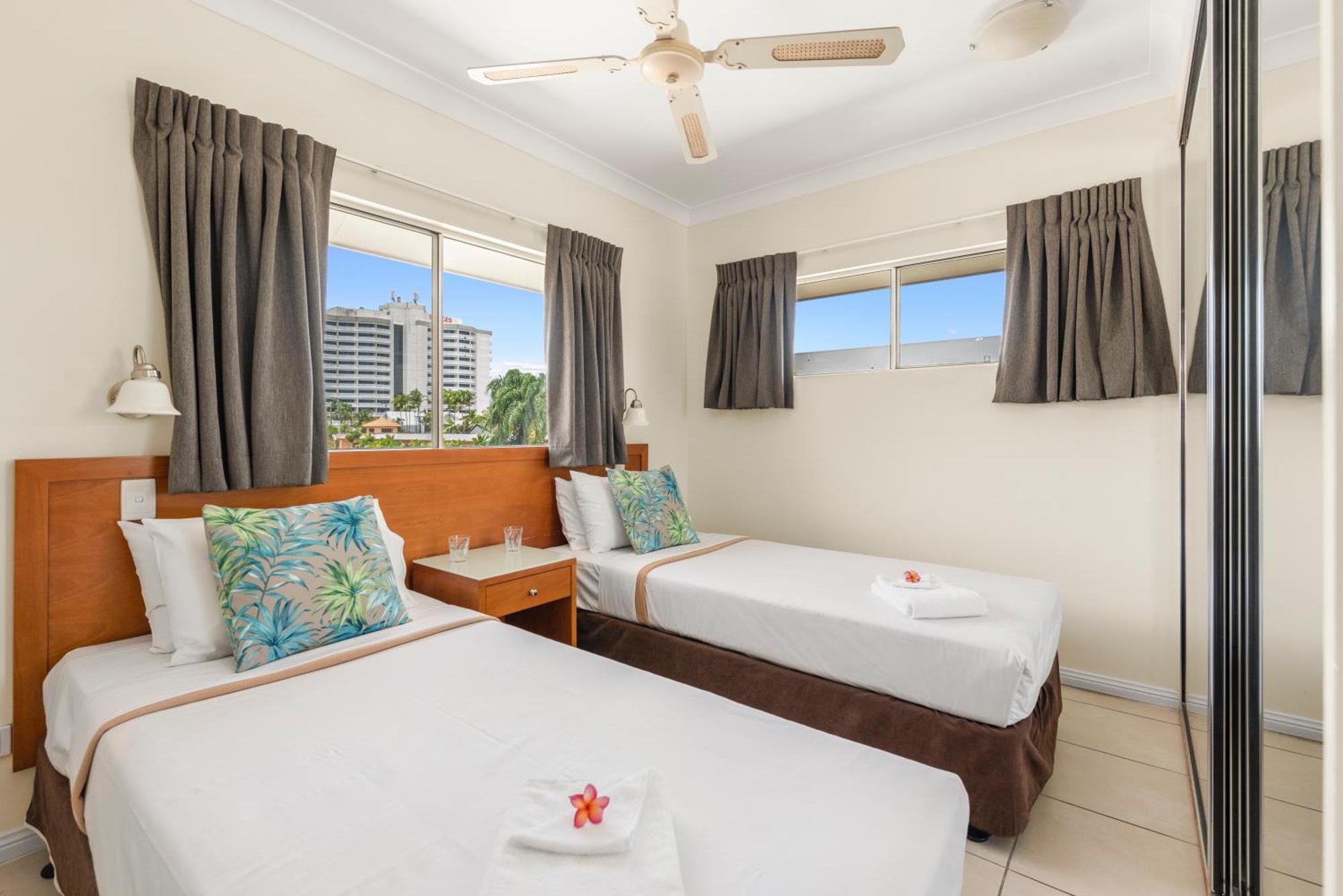 Bay Village Tropical Retreat & Apartments Κερνς Εξωτερικό φωτογραφία