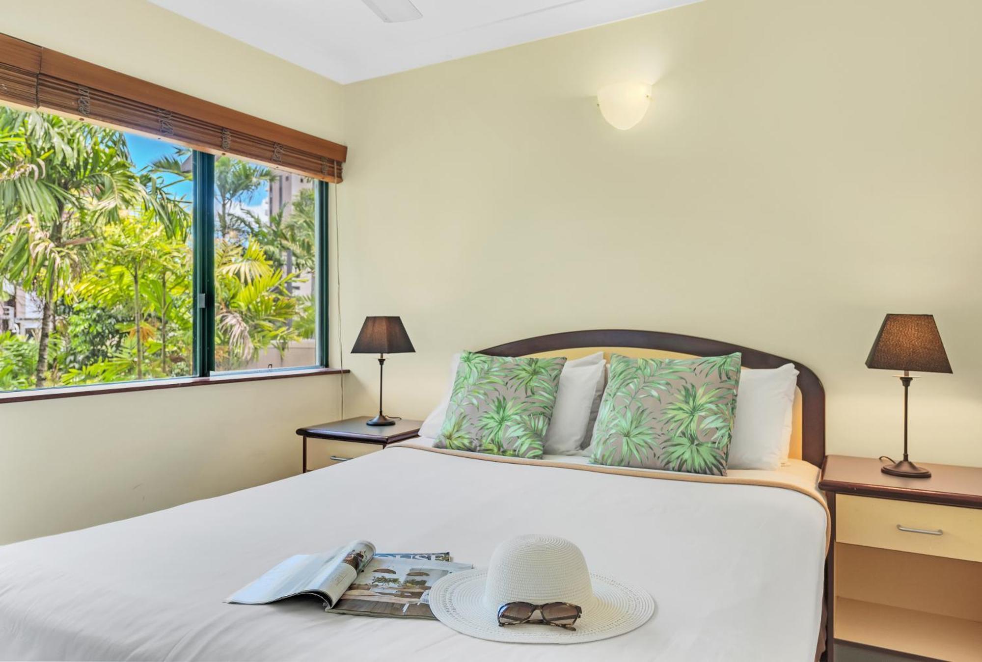 Bay Village Tropical Retreat & Apartments Κερνς Εξωτερικό φωτογραφία