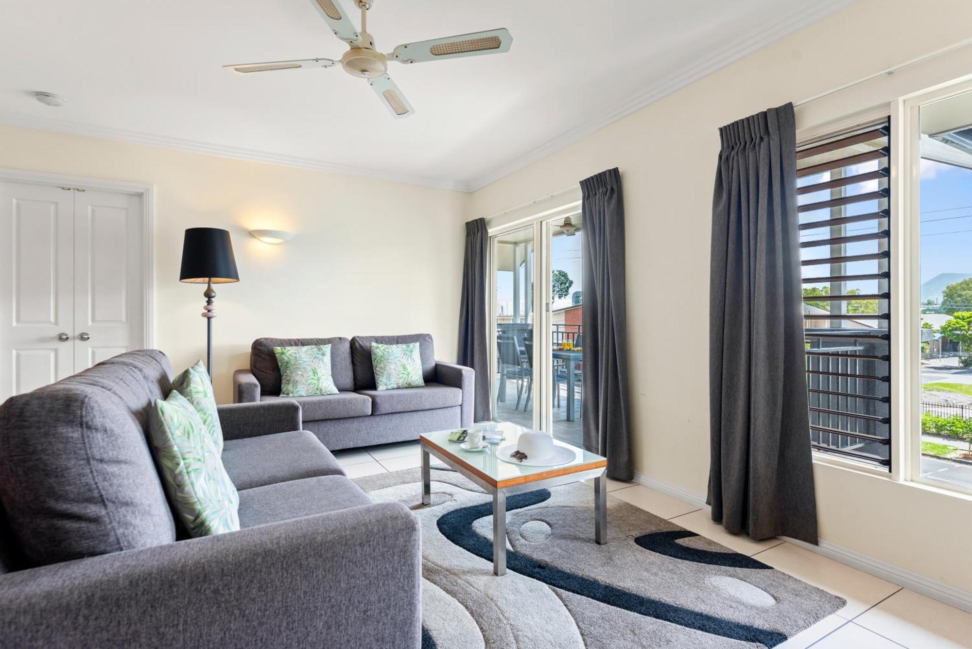 Bay Village Tropical Retreat & Apartments Κερνς Εξωτερικό φωτογραφία