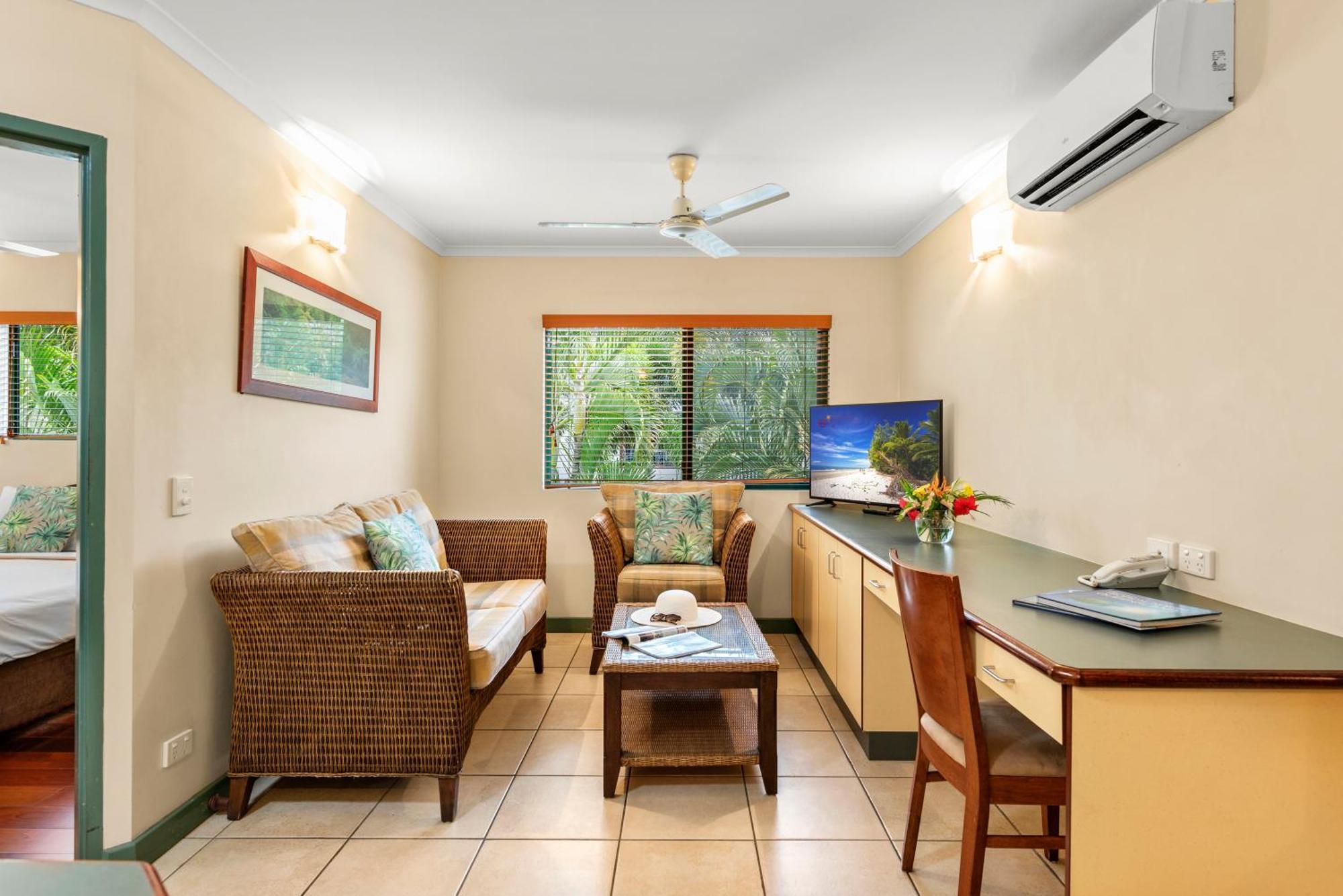 Bay Village Tropical Retreat & Apartments Κερνς Εξωτερικό φωτογραφία