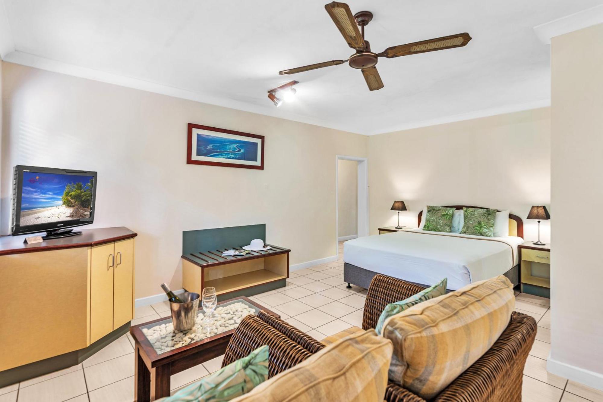 Bay Village Tropical Retreat & Apartments Κερνς Εξωτερικό φωτογραφία